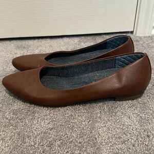 Dr. Scholl’s brown flats